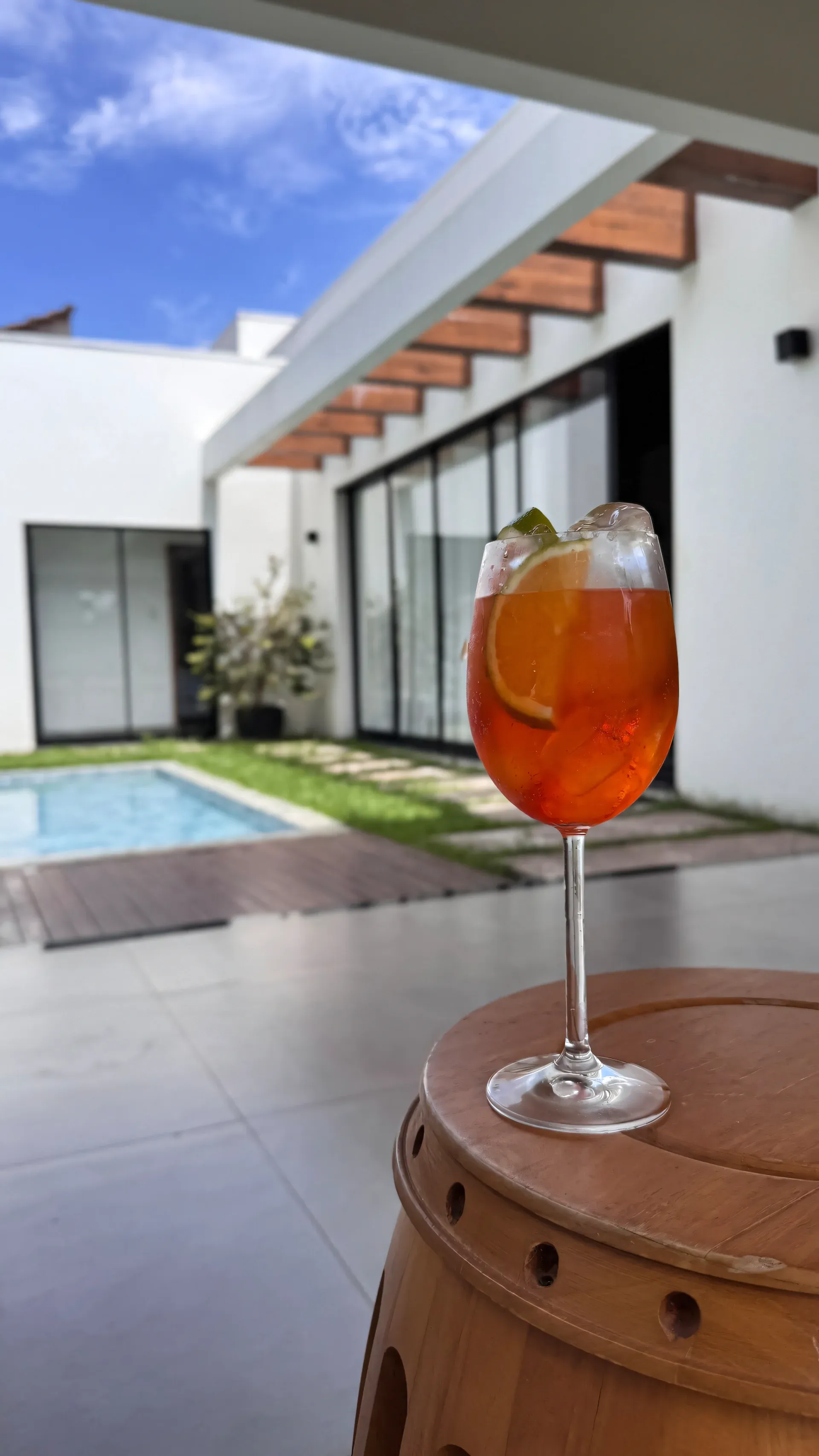 Drink a beira da piscina