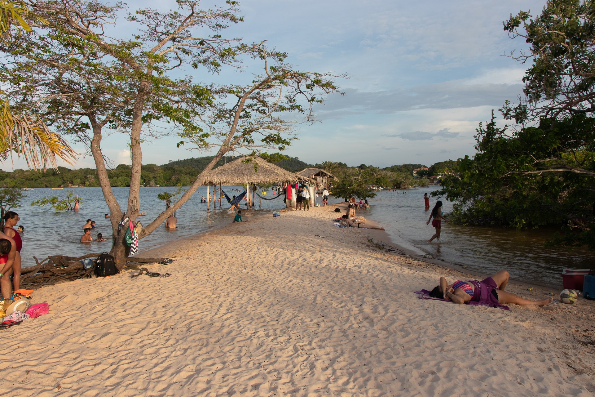 Ilha do Amor - praia de areia branca em Alter do Chão